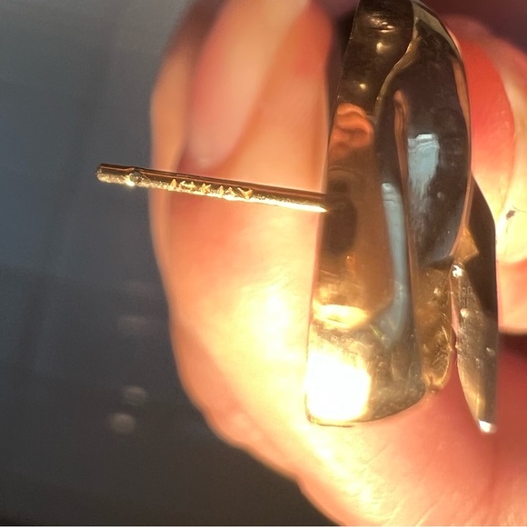 14k yellow gold earrings . - Picture 6 of 9